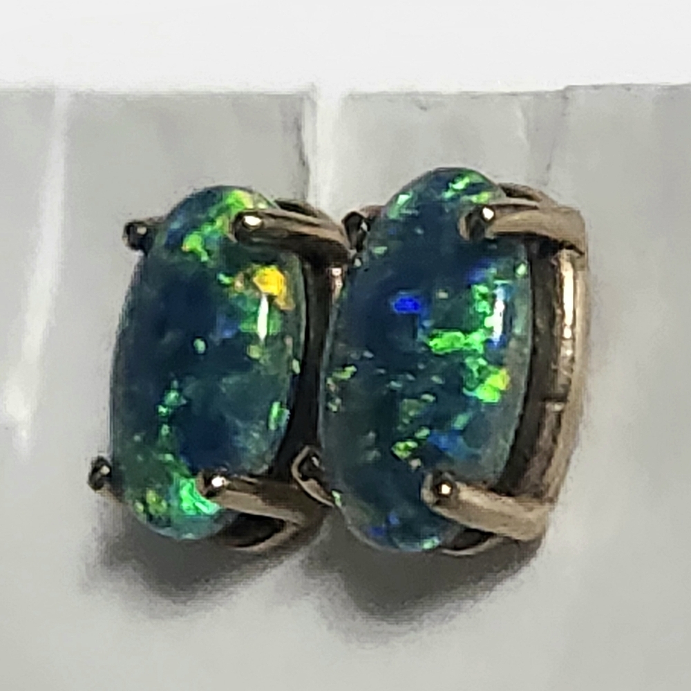 Opal Gold Stud Oval Solitaire Earrings Cabochon 8x6 mm - Picture 13 of 15